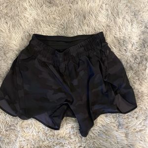Lululemon Tracker 5’ Shorts